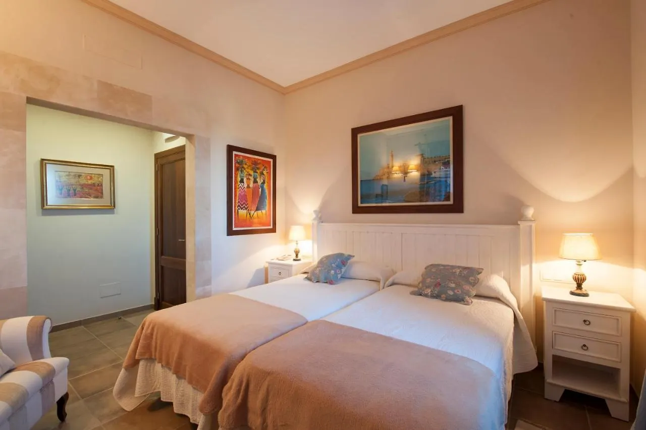 Luxurious 6-Bedroom Villa Just 10 Minutes From The Beach Manacor