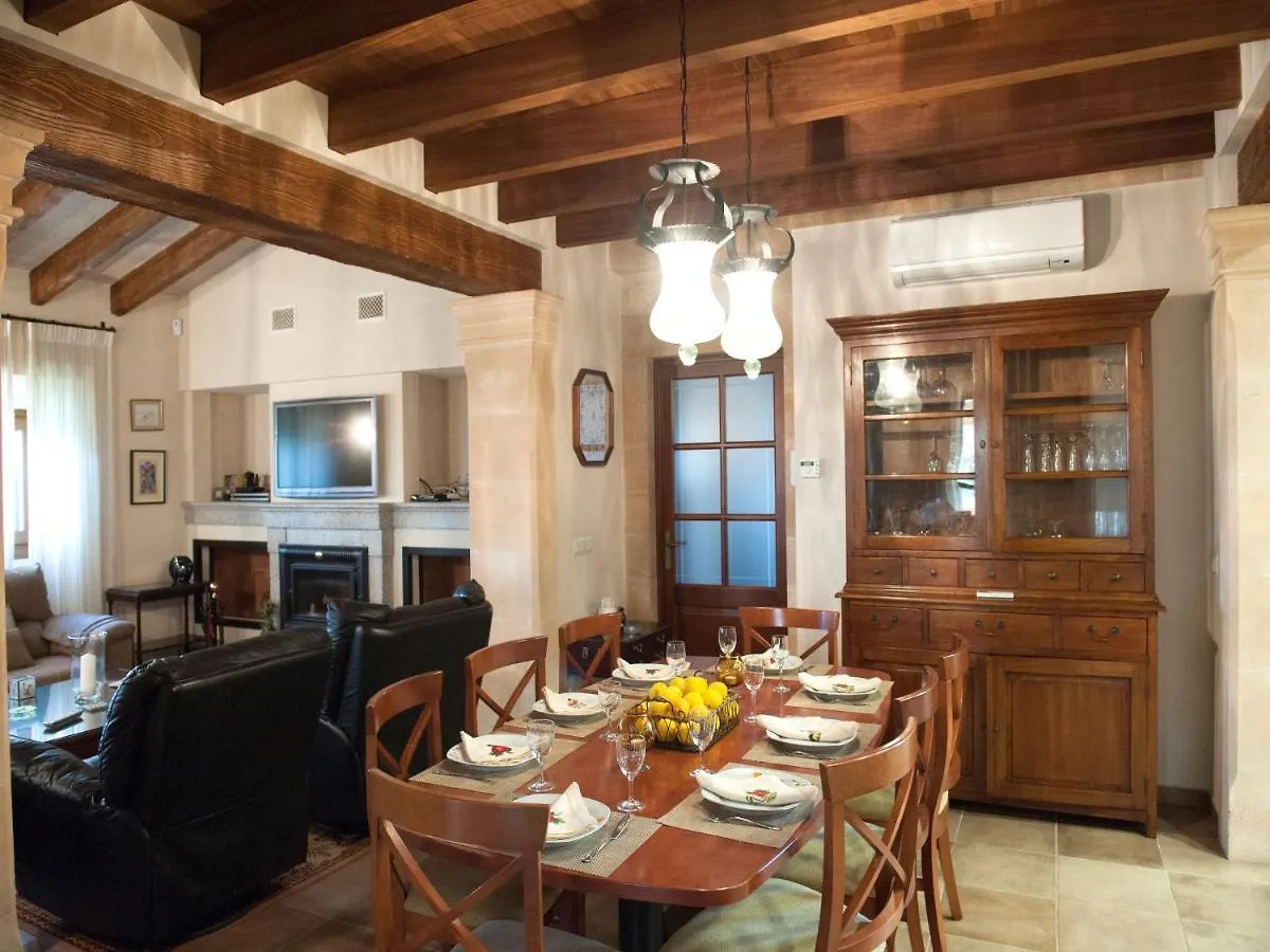 Luxurious 6-Bedroom Villa Just 10 Minutes From The Beach Manacor
