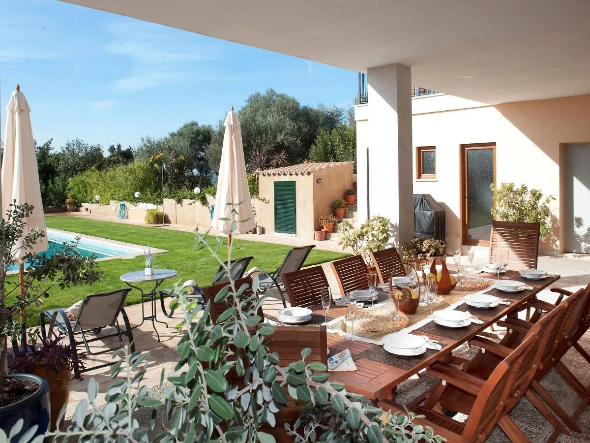 Luxurious 6-Bedroom Villa Just 10 Minutes From The Beach Manacor  Spanien